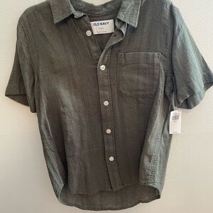 NWT Old Navy Boys Small (6-7) Green Shirt